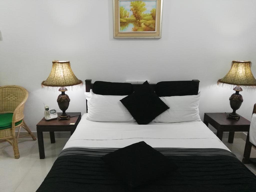 Anna Shanthi Villa Kandy Exterior foto