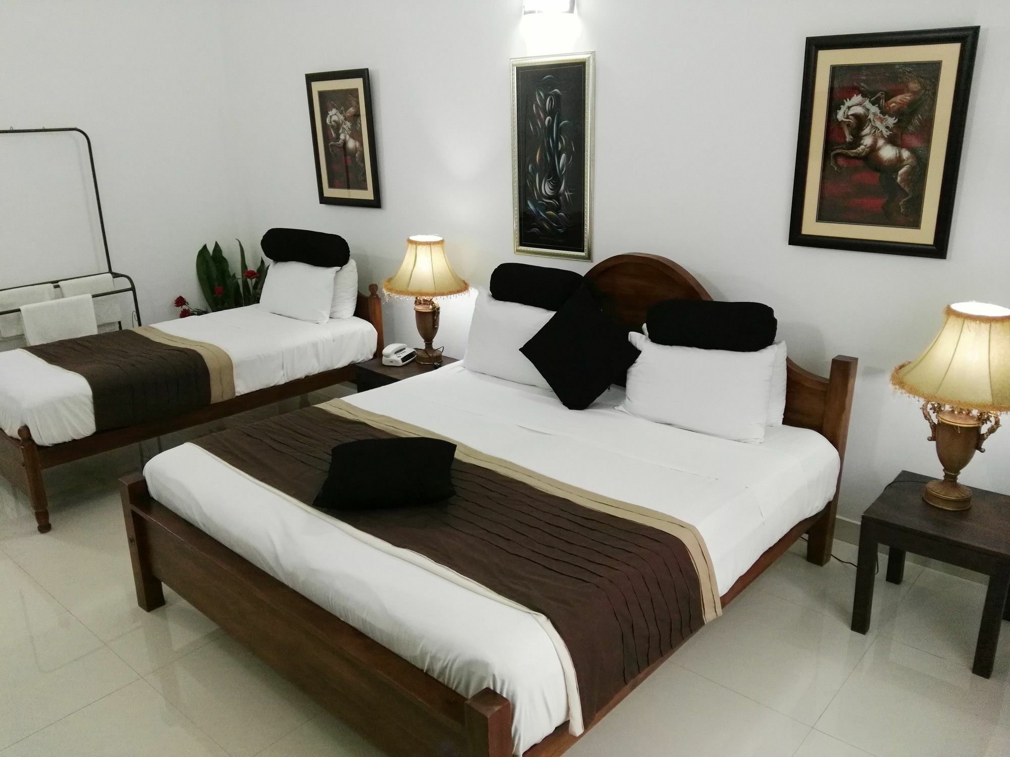 Anna Shanthi Villa Kandy Exterior foto
